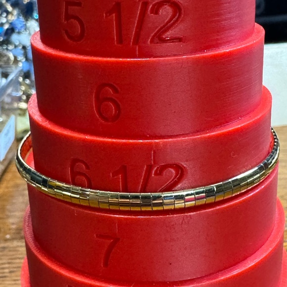 14KT Yellow Gold Plated Omega Bracelet Signed Alabaster - Picture 5 of 5